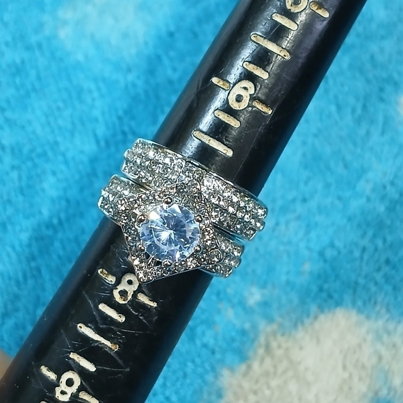 Silvertone engagement wedding set cubic zirconia size 7 - Picture 3 of 5